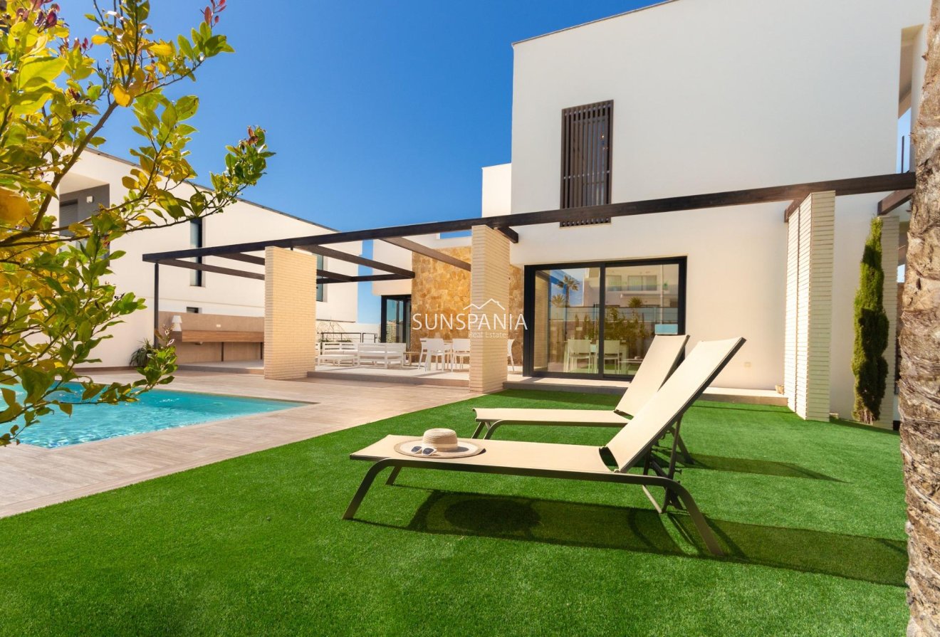 Obra nueva - Chalet -
Orihuela Costa - Campoamor