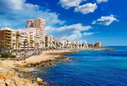 Obra nueva - Apartamento / piso -
Torrevieja - Playa del Cura