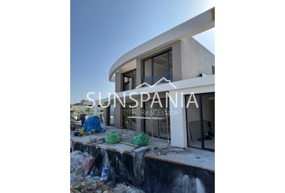 Obra nueva - Chalet -
Benissa - Urb. La Fustera