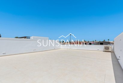 New Build - Town House -
Los Alcazares - Serena Golf