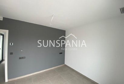 Obra nueva - Chalet -
Los Alcazares - La Concha