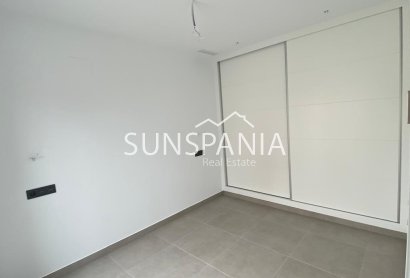 Obra nueva - Chalet -
Los Alcazares - La Concha