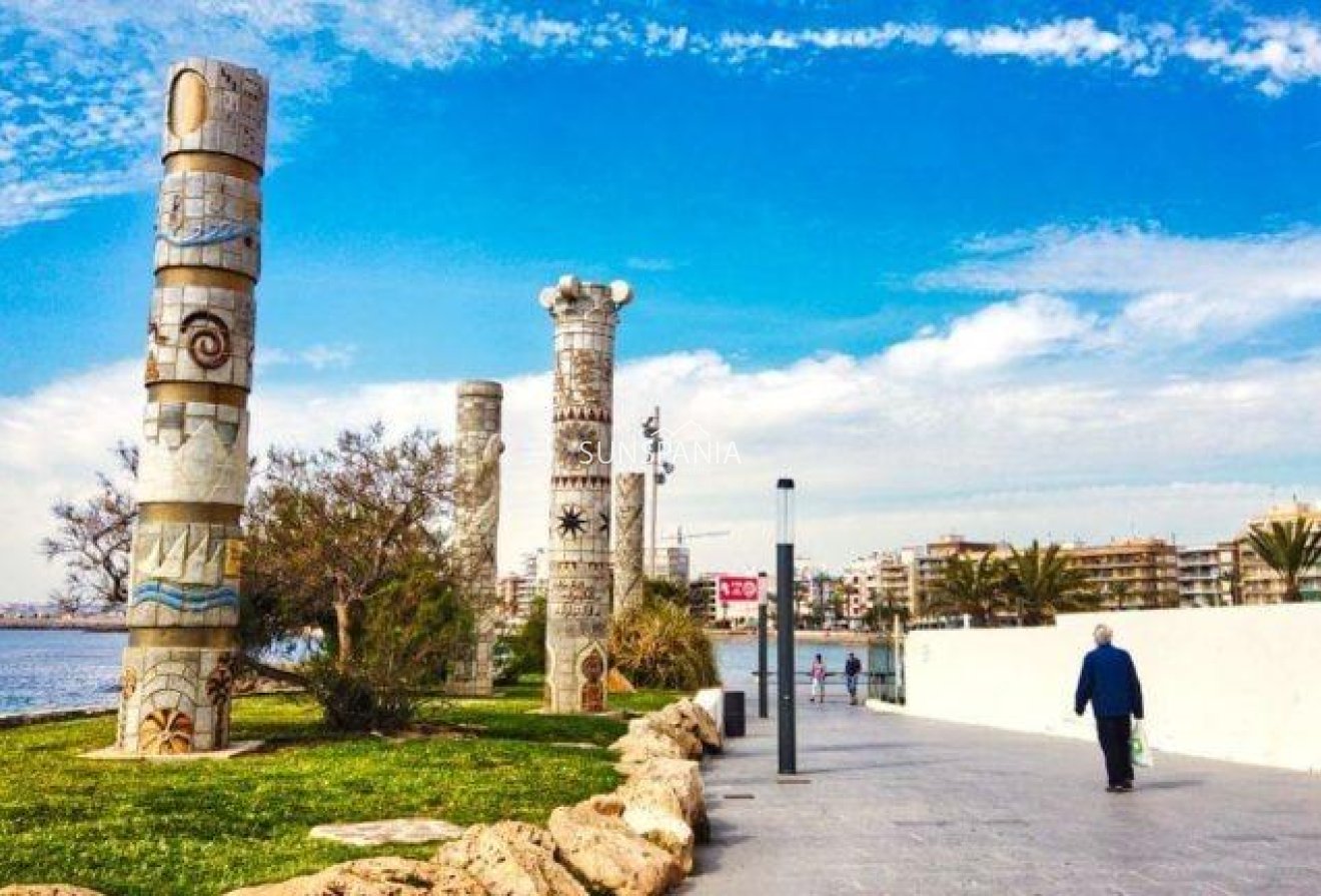 Obra nueva - Piso -
Torrevieja - Centro