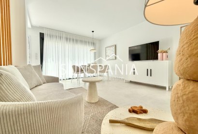 Obra nueva - Adosado -
Cox - San Fernando