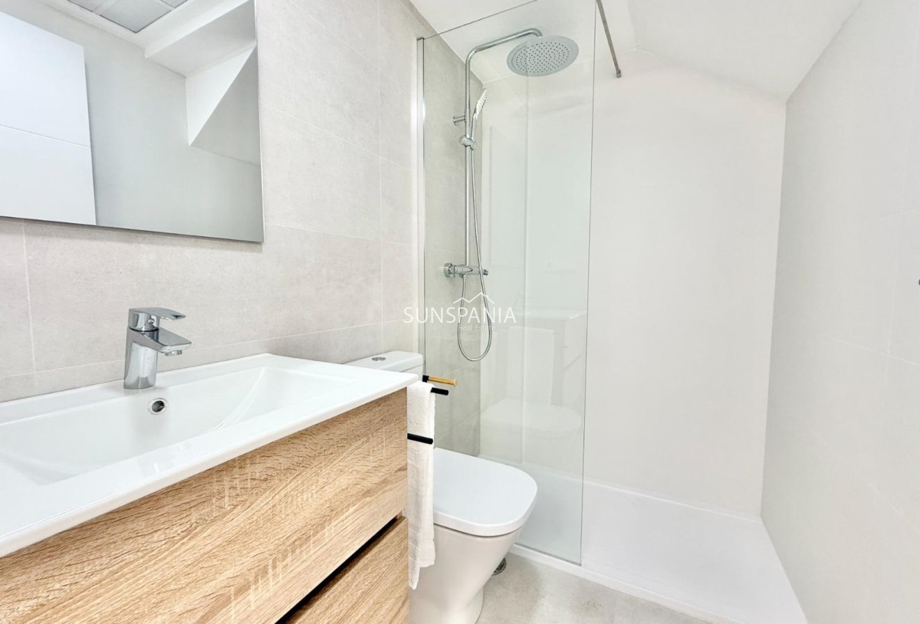 Obra nueva - Adosado -
Cox - San Fernando