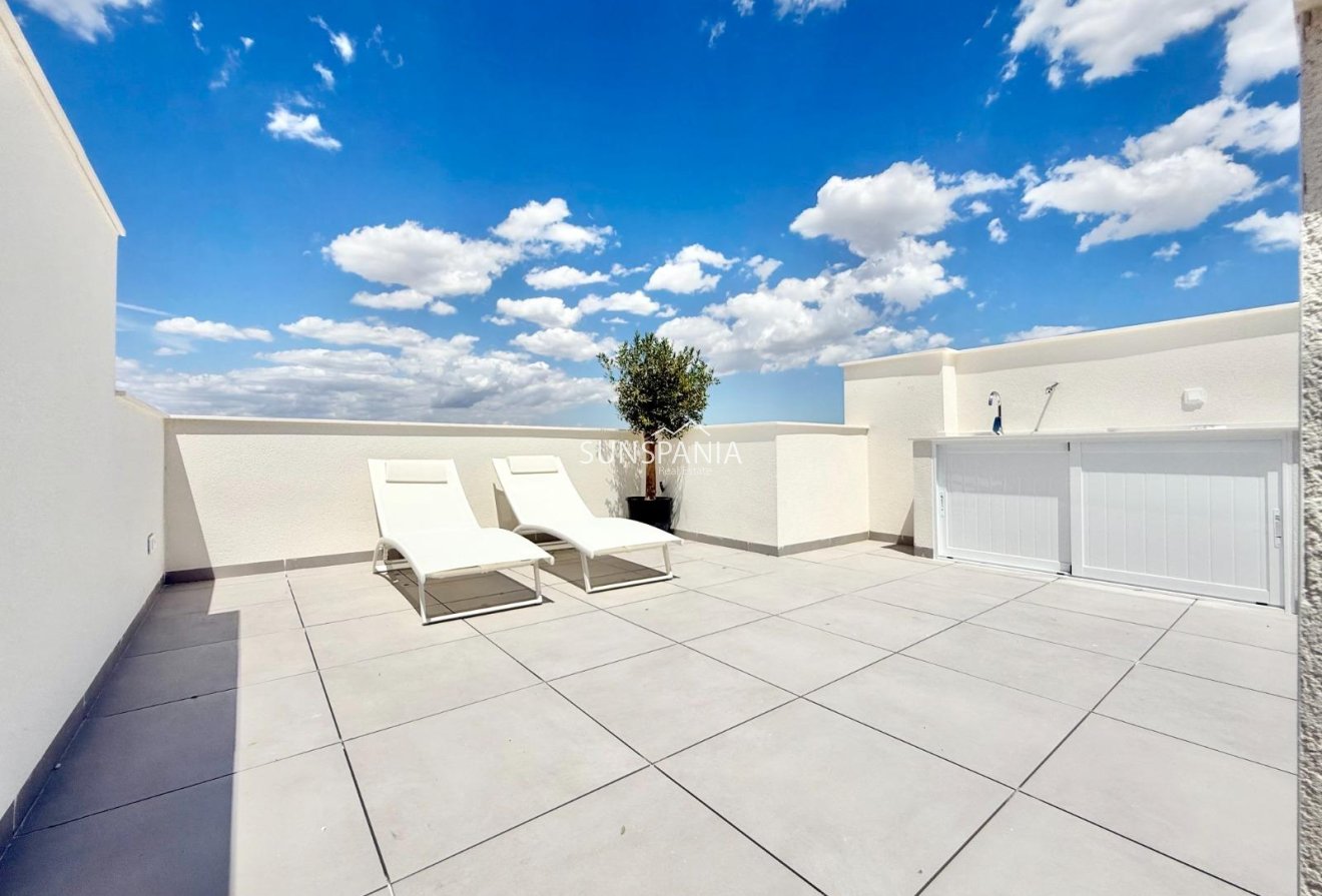 Obra nueva - Adosado -
Cox - San Fernando