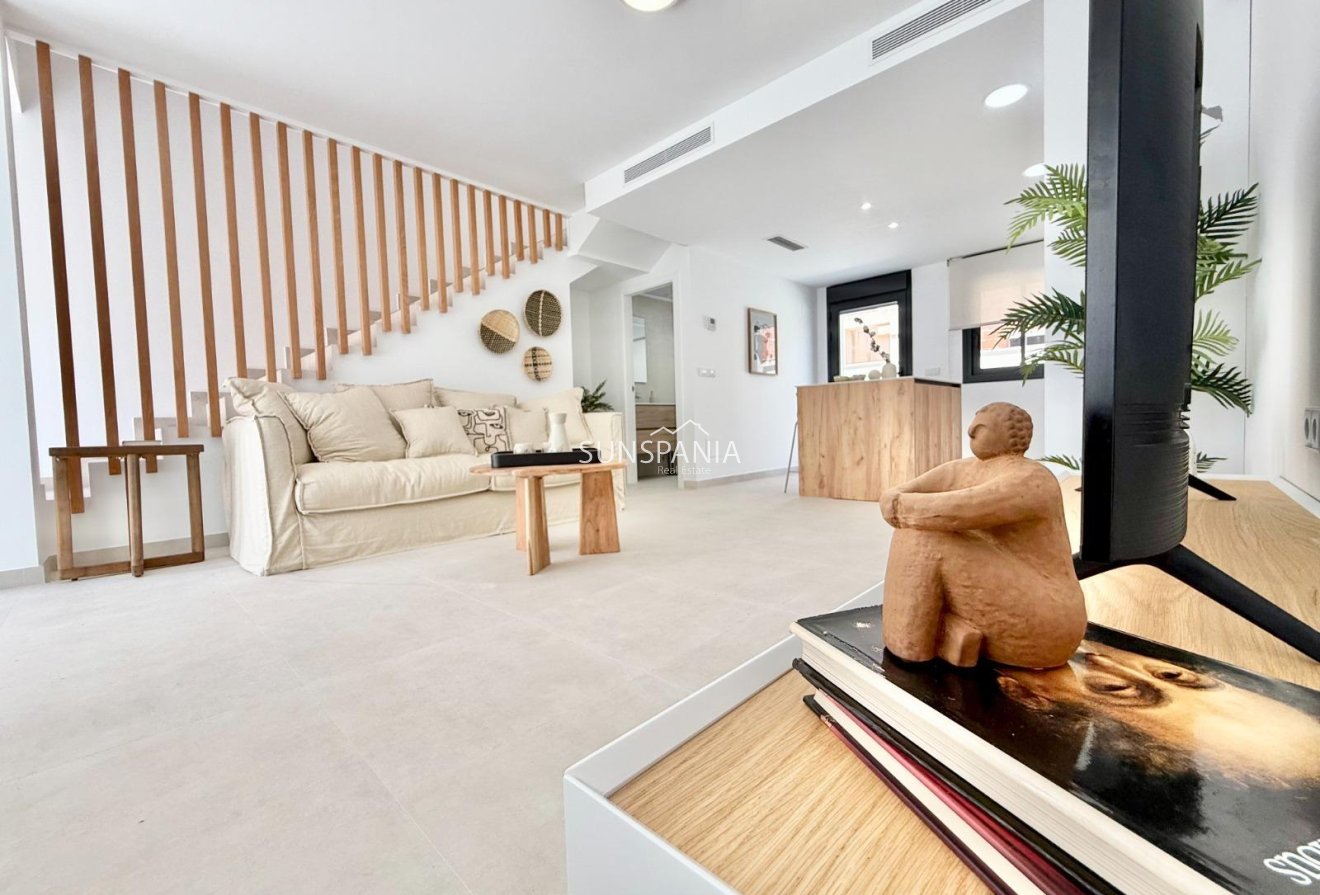 Obra nueva - Adosado -
Cox - San Fernando