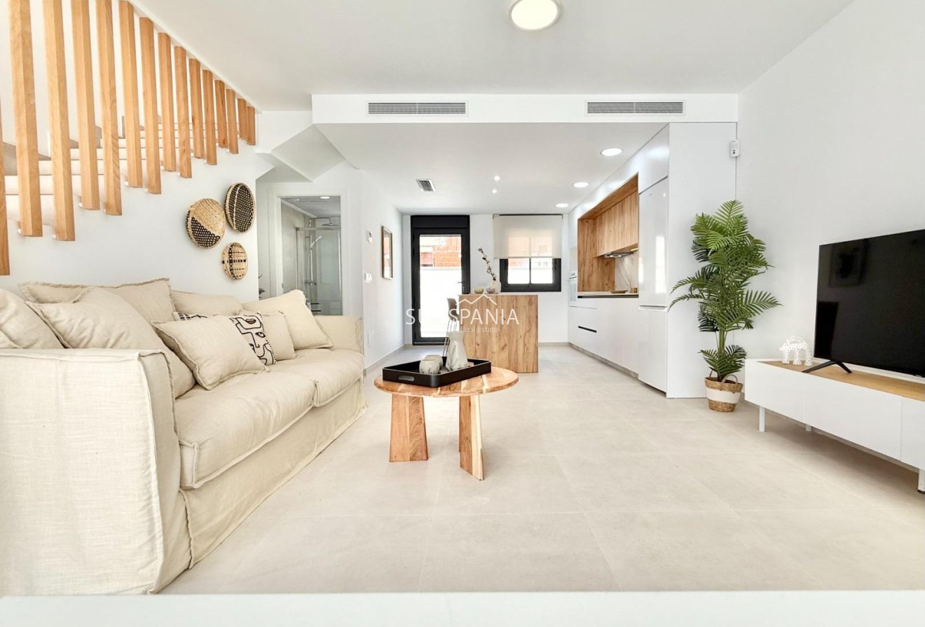 Obra nueva - Adosado -
Cox - San Fernando