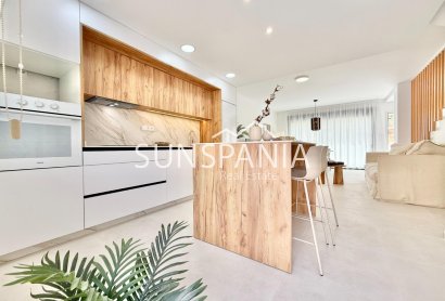 Obra nueva - Adosado -
Cox - San Fernando