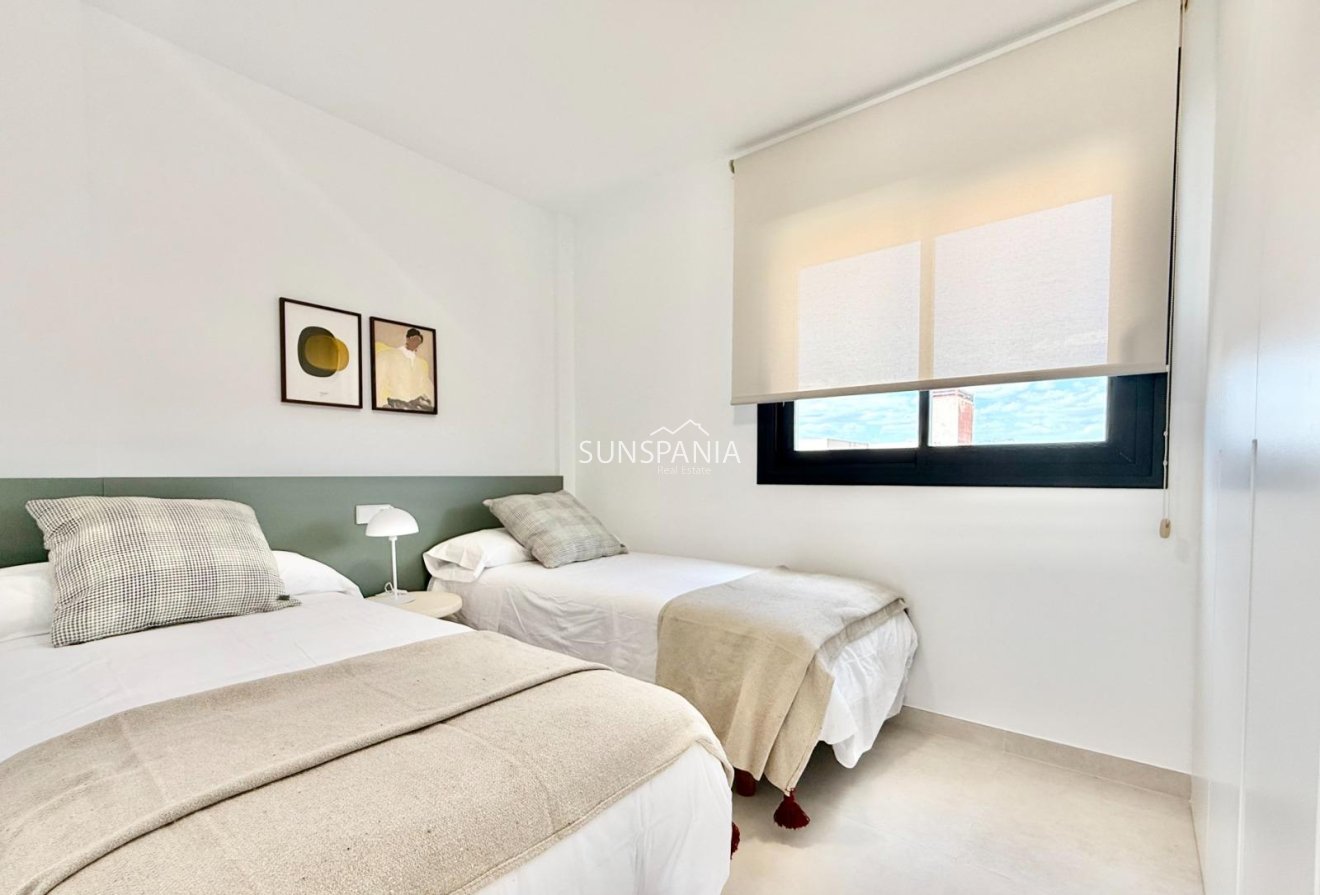 Obra nueva - Adosado -
Cox - San Fernando