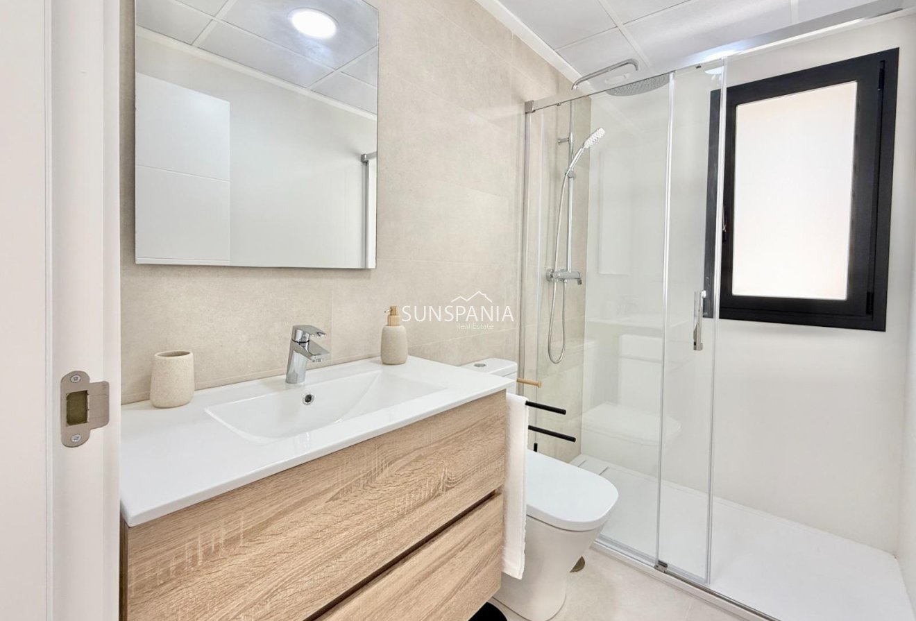 Obra nueva - Adosado -
Cox - San Fernando