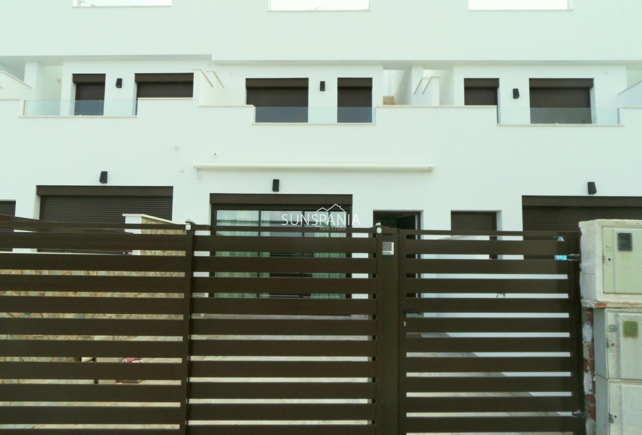 Obra nueva - Chalet -
Pilar de la Horadada - parque Andromeda