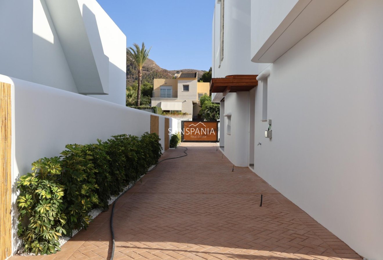 Obra nueva - Chalet -
Alfas del Pí - El Albir