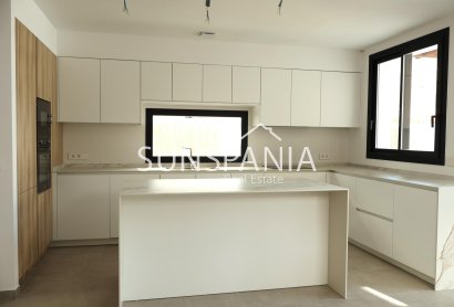 Obra nueva - Chalet -
Alfas del Pí - El Albir