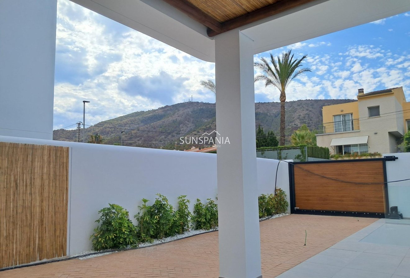 Obra nueva - Chalet -
Alfas del Pí - El Albir