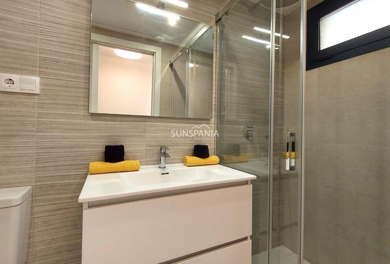 Obra nueva - Ático -
San Miguel de Salinas - Pueblo