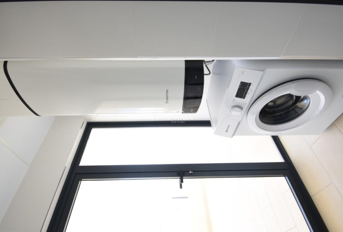 Obra nueva - Piso -
San Miguel de Salinas - Pueblo