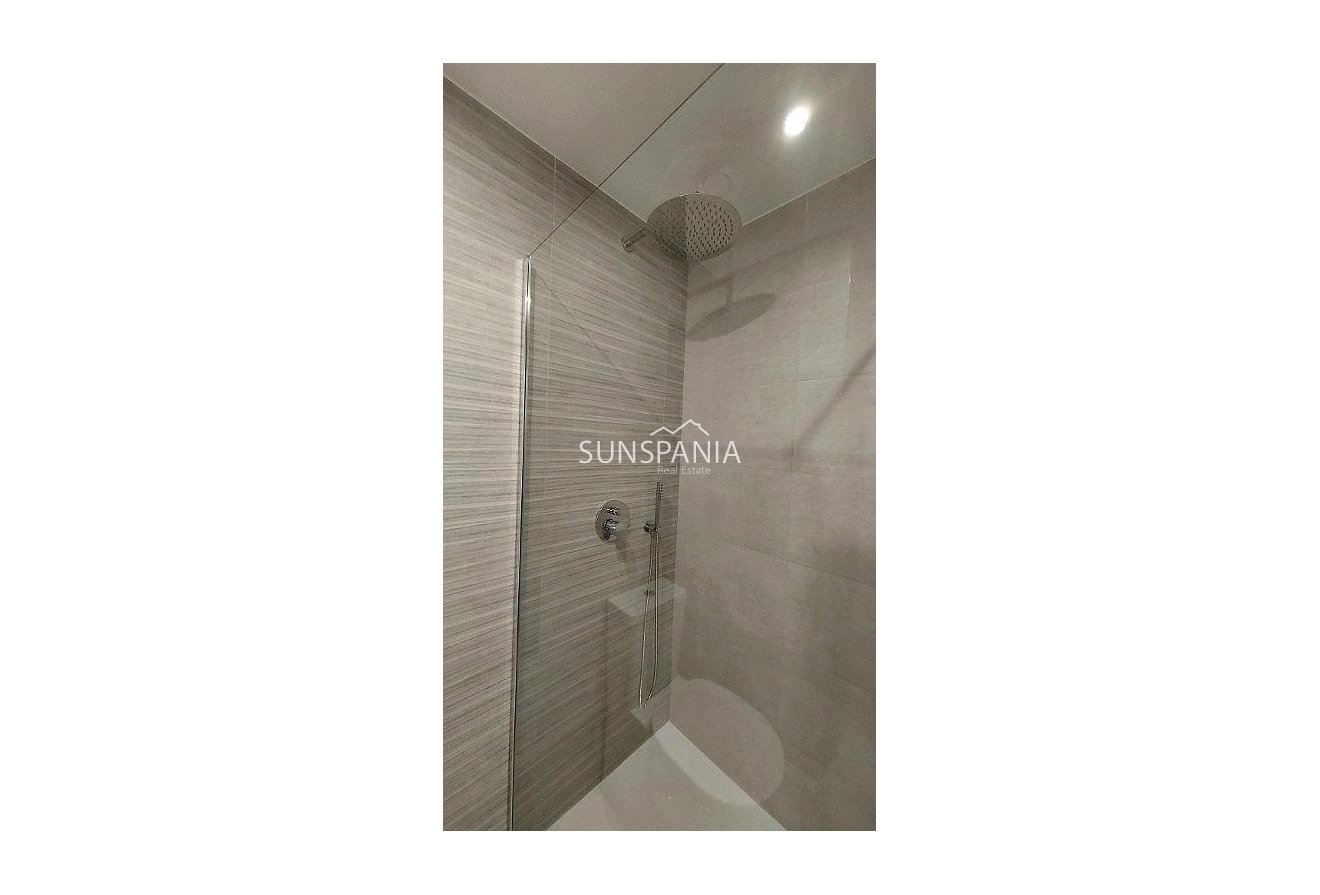 Obra nueva - Piso -
San Miguel de Salinas - Pueblo