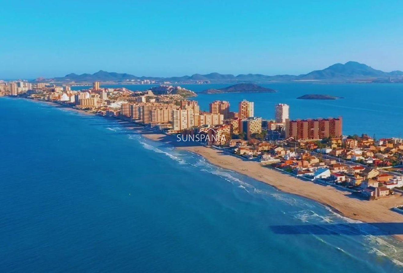 Obra nueva - Piso -
La Manga del Mar Menor - La Manga
