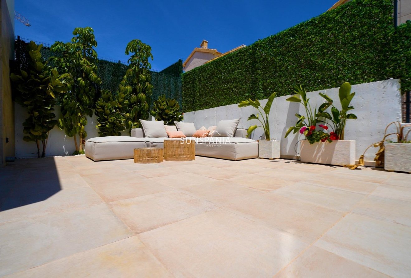 Obra nueva - Chalet -
Orihuela Costa - Los Altos