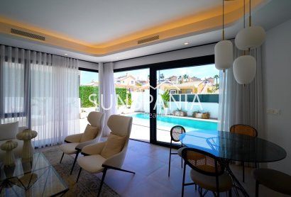 Obra nueva - Chalet -
Orihuela Costa - Los Altos