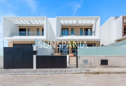 New Build - Townhouse -
Dolores - Sector 3