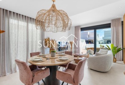 Obra nueva - Chalet -
Dolores - Sector 3