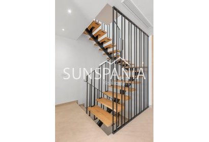 Obra nueva - Chalet -
Dolores - Sector 3