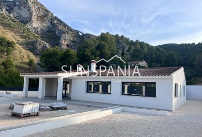 Obra nueva - Chalet -
Penaguila - El Olivar