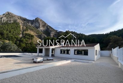 Obra nueva - Chalet -
Penaguila - El Olivar