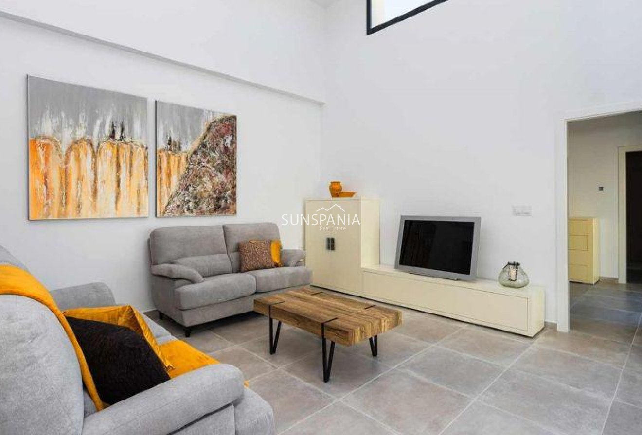 Obra nueva - Chalet -
Daya Nueva - Centro