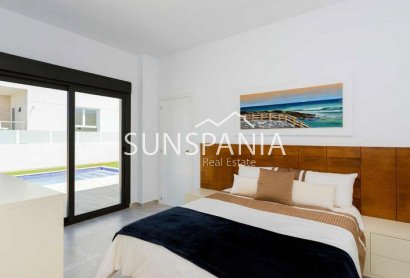 Obra nueva - Chalet -
Daya Nueva - Centro