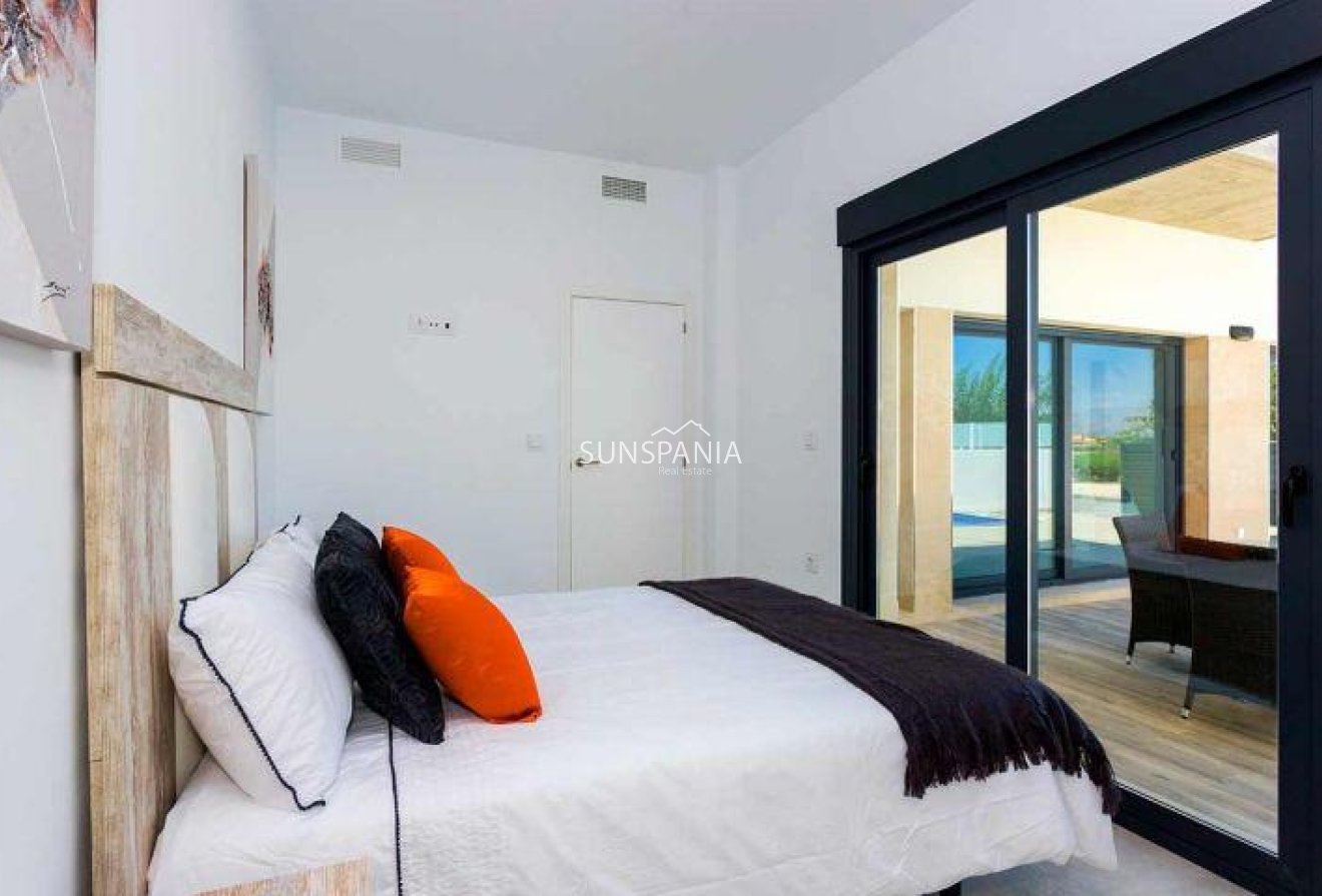 Obra nueva - Quad House -
Daya Nueva - Centro