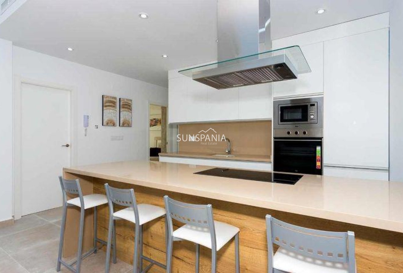 Obra nueva - Quad House -
Daya Nueva - Centro