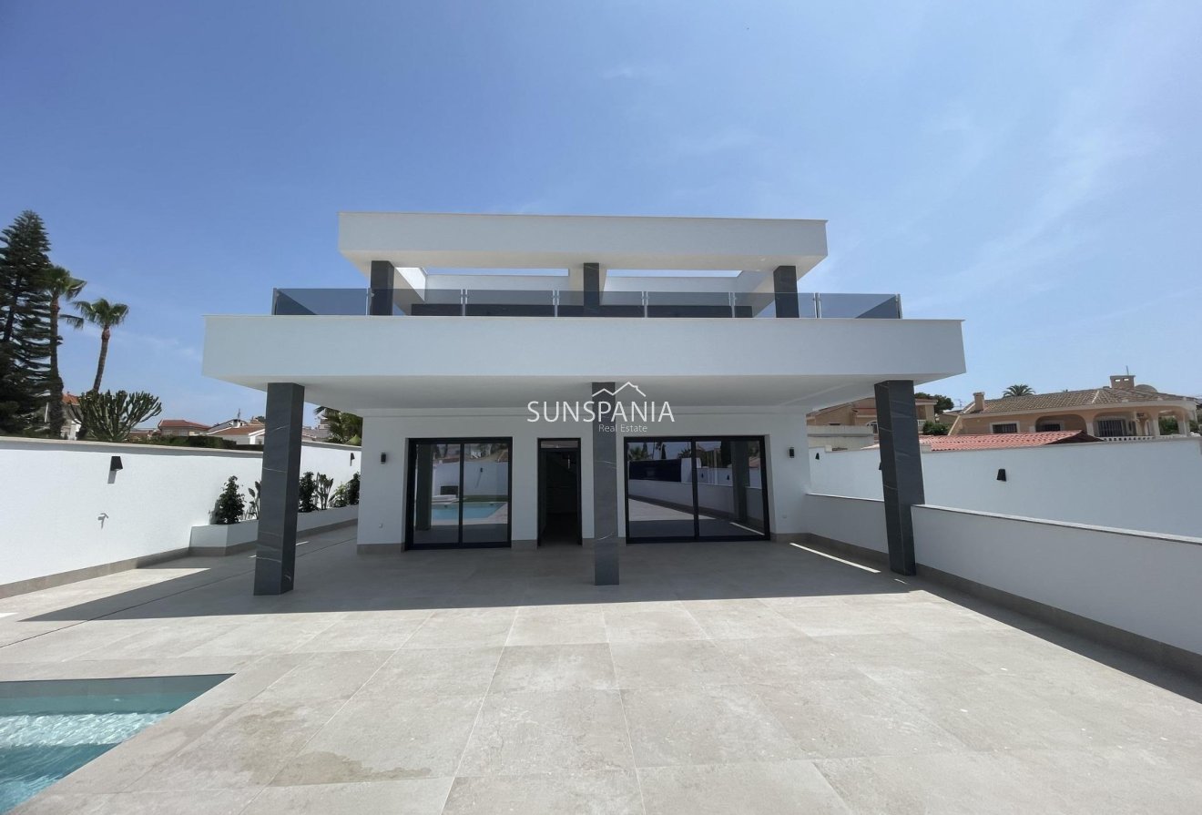 Obra nueva - Chalet -
Rojales - Ciudad Quesada