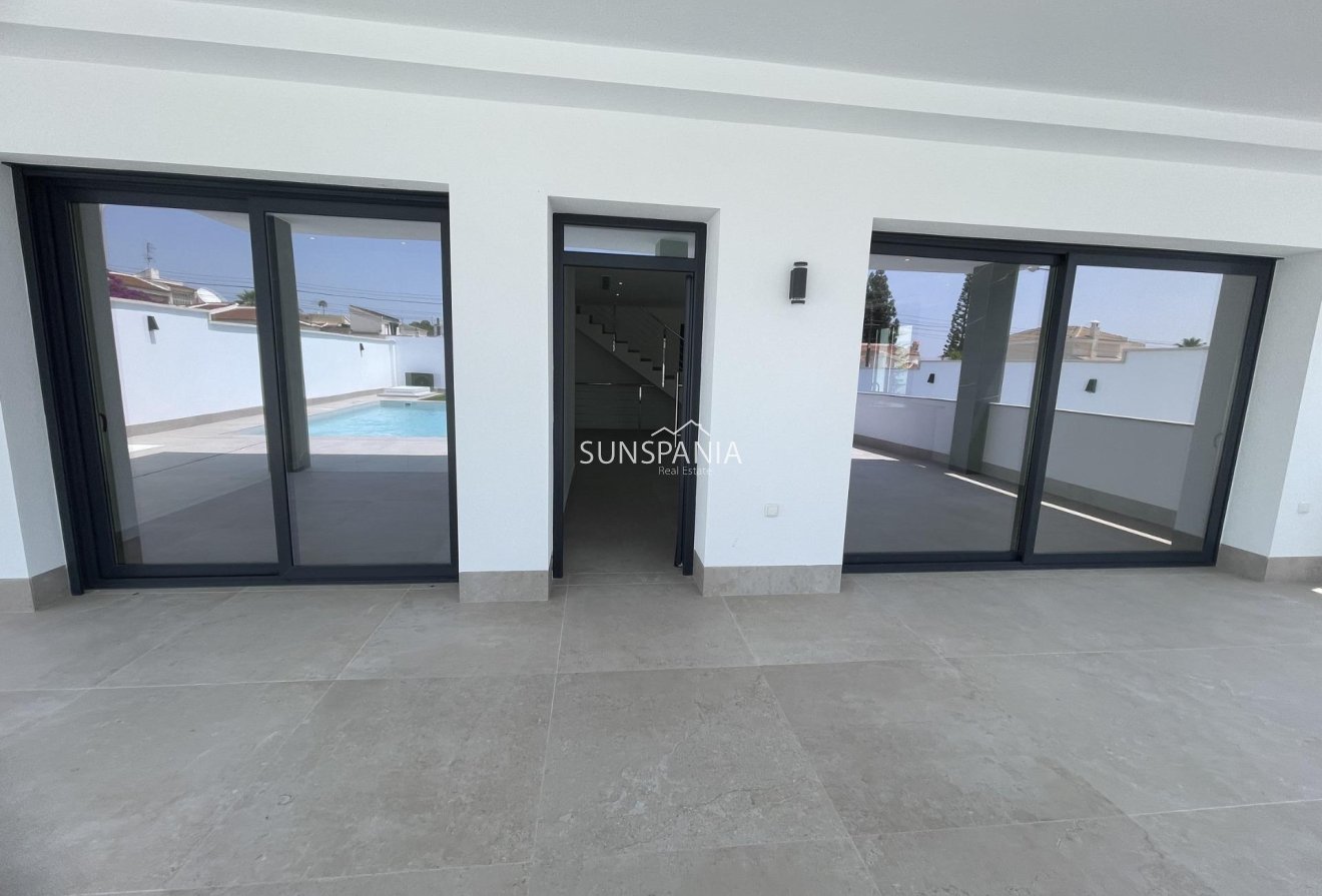 Obra nueva - Chalet -
Rojales - Ciudad Quesada