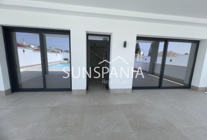 Obra nueva - Chalet -
Rojales - Ciudad Quesada