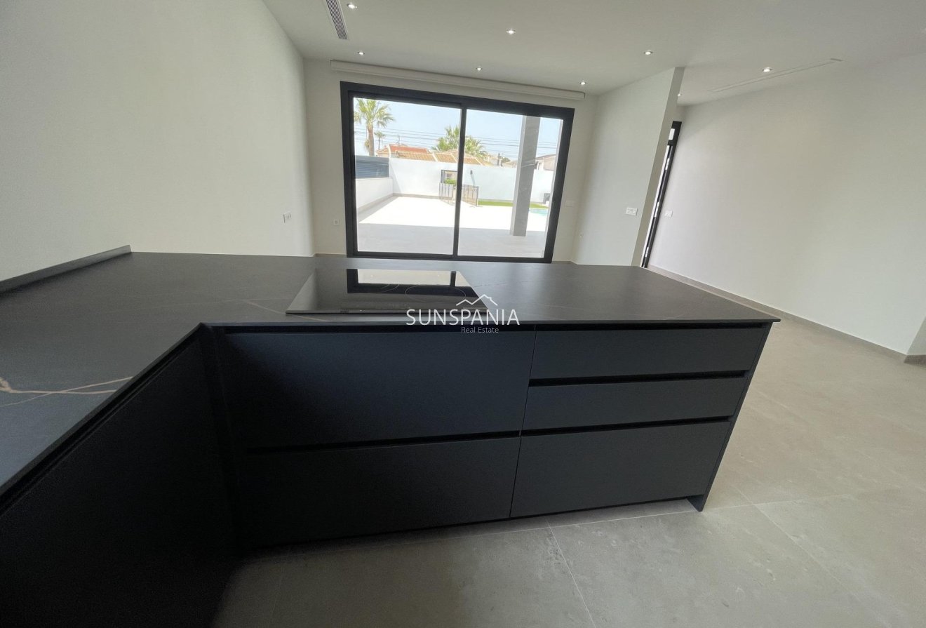 Obra nueva - Chalet -
Rojales - Ciudad Quesada