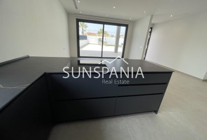 Obra nueva - Chalet -
Rojales - Ciudad Quesada