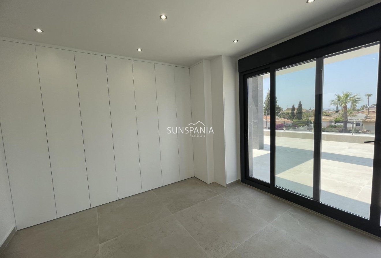 Obra nueva - Chalet -
Rojales - Ciudad Quesada