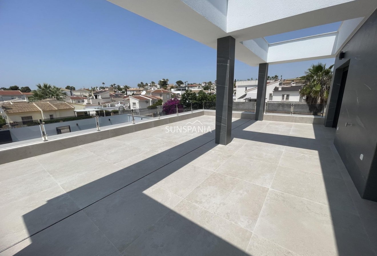 Obra nueva - Chalet -
Rojales - Ciudad Quesada