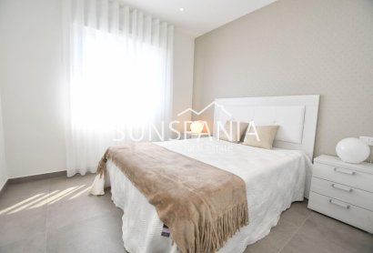 Obra nueva - Piso -
San Miguel de Salinas - La Cañada