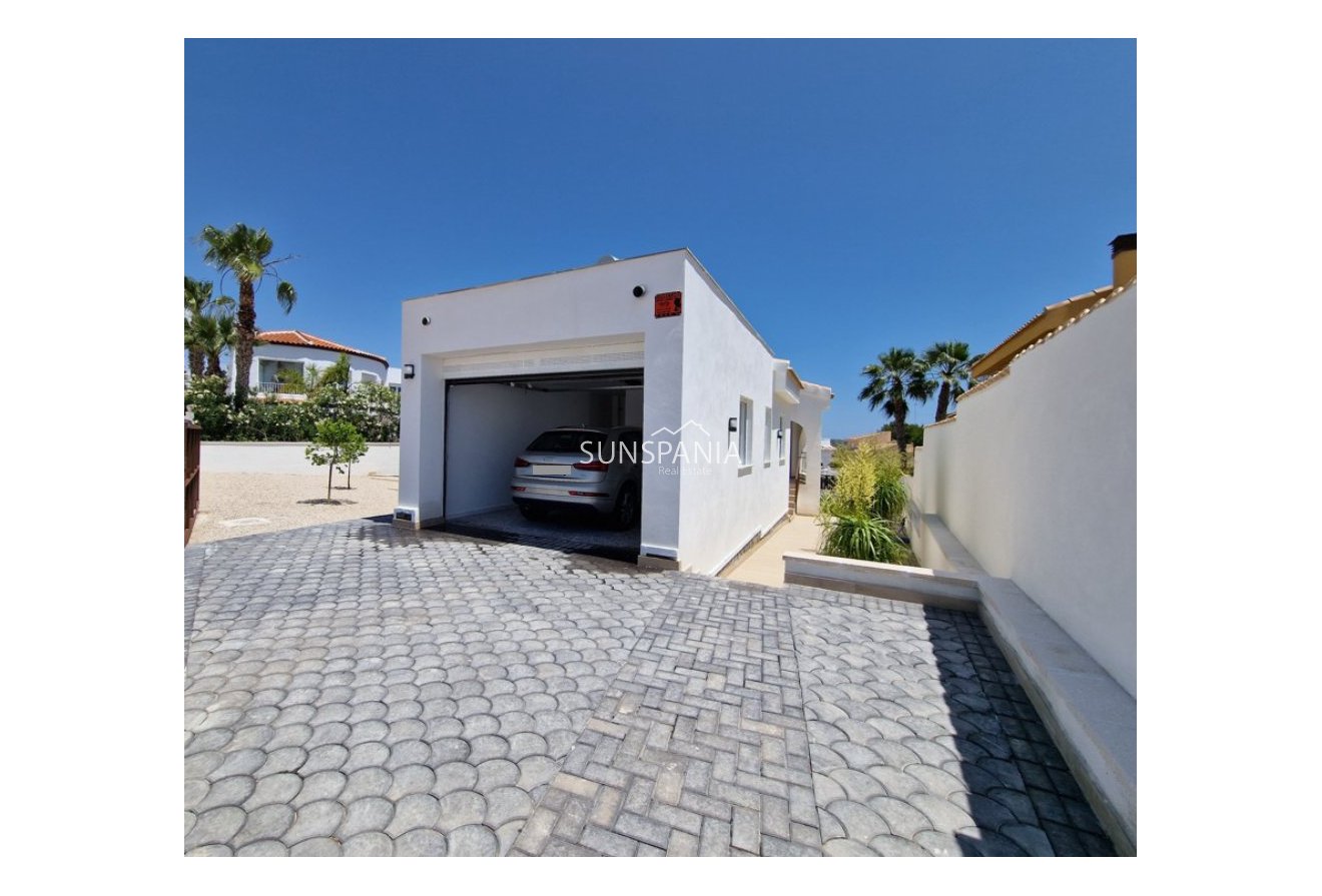 Obra nueva - Chalet -
Ciudad Quesada - Doña Pepa