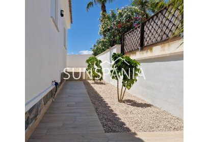 Obra nueva - Chalet -
Ciudad Quesada - Doña Pepa