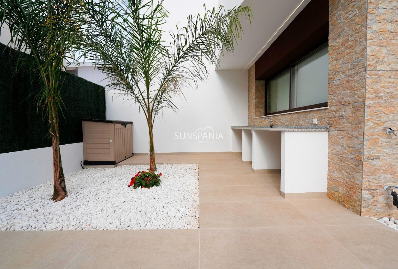 Obra nueva - Chalet -
Almoradí - Las Heredades