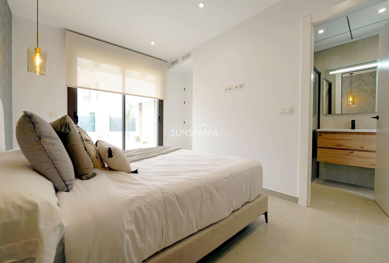 Obra nueva - Chalet -
Almoradí - Las Heredades