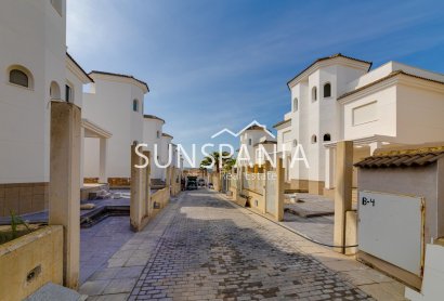 Obra nueva - Chalet -
San Fulgencio - El Oasis