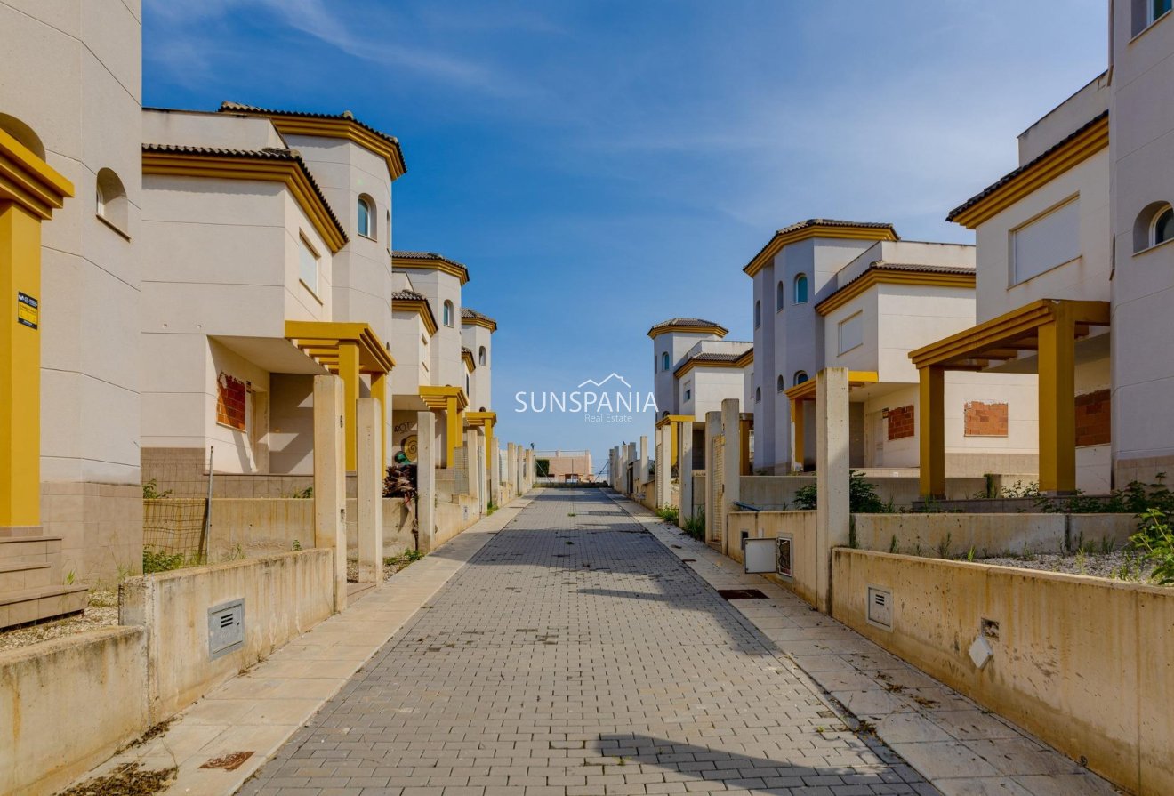 Obra nueva - Chalet -
San Fulgencio - El Oasis