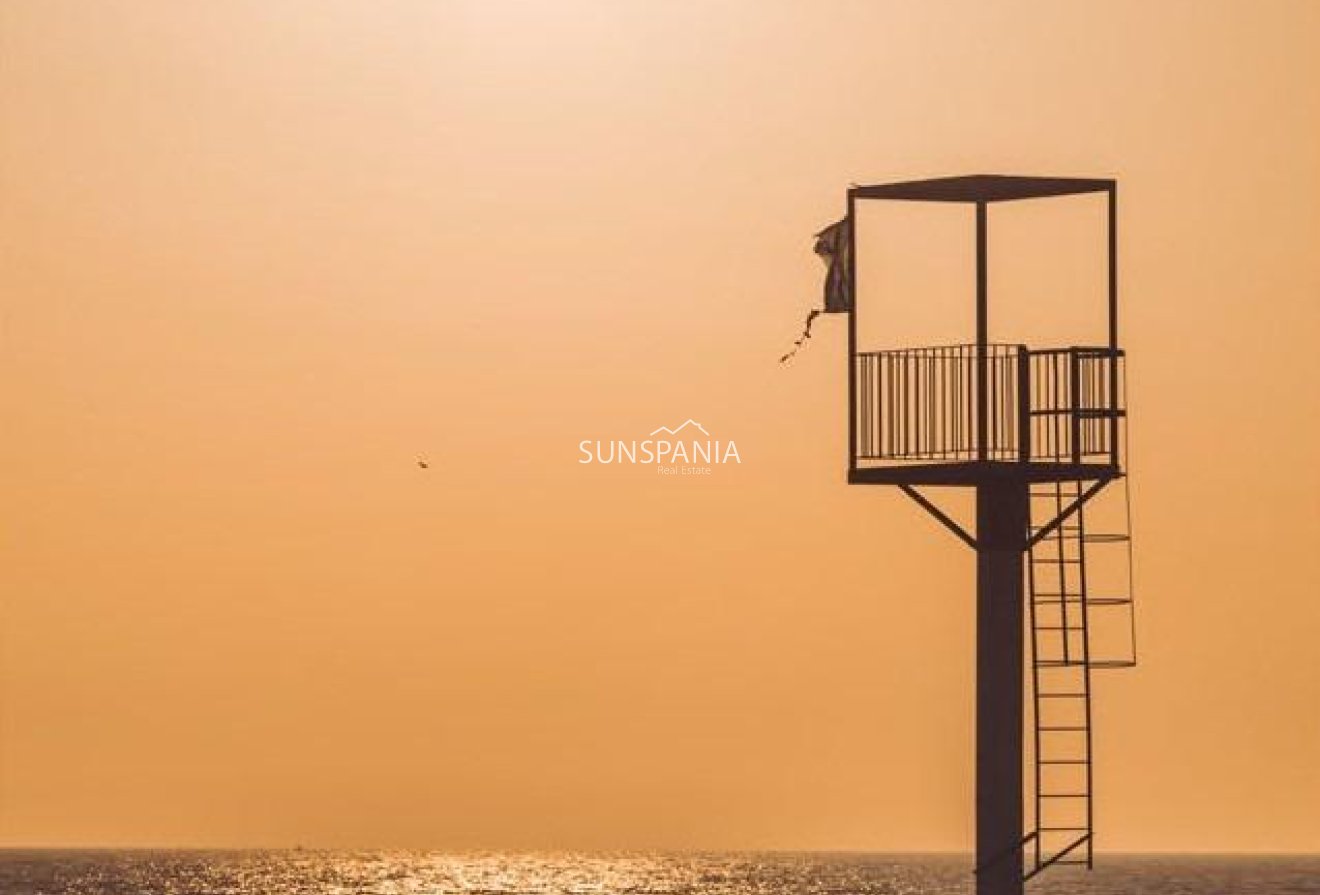 Obra nueva - Piso -
Almerimar