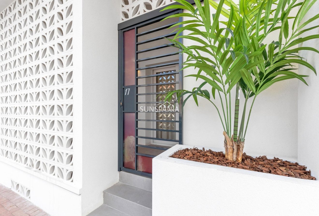 Nouvelle construction - Appartement -
Torrevieja - Playa Los Naufragos